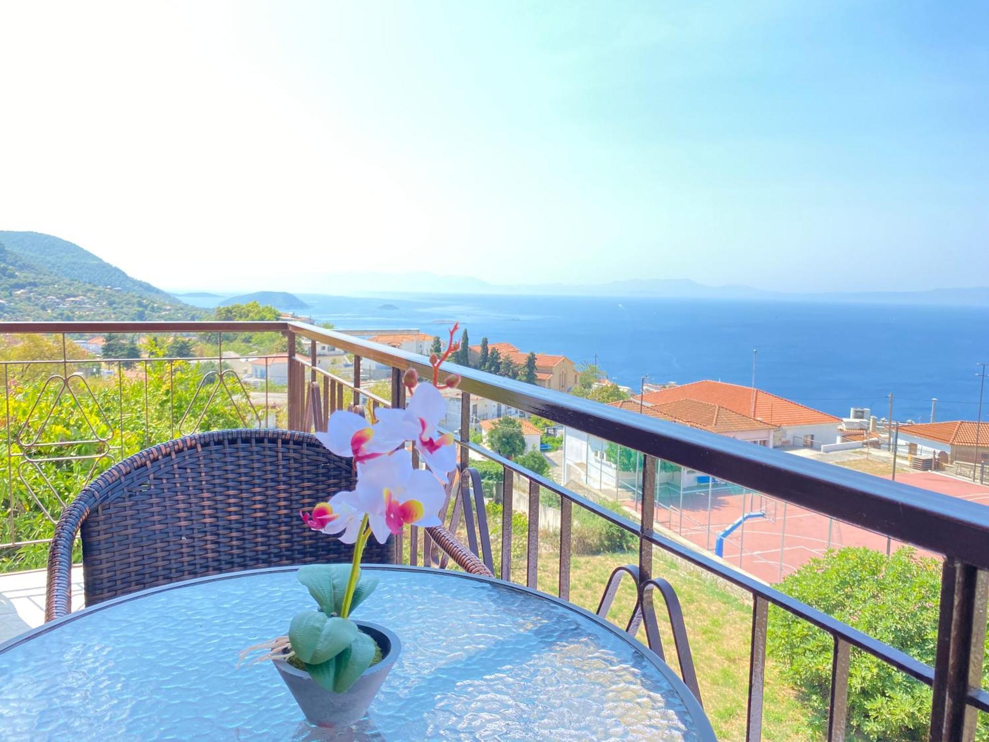 Demie And George Ηouse Villa Loutraki  Exterior photo